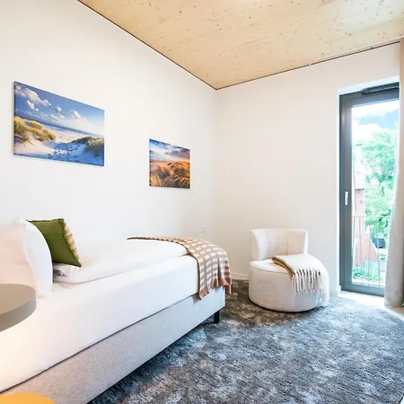 Luew Boarding House 